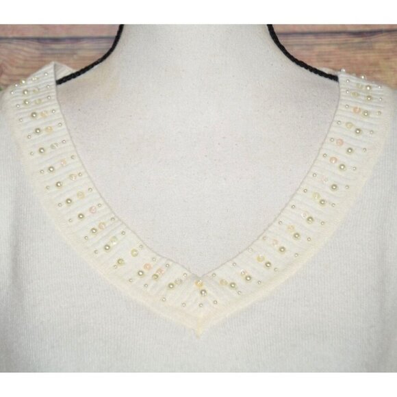 Allegra Ladies 2X Neutral Cream V-Neck Sweater Faux Pearl & Beaded Trim Holidays - Picture 3 of 8